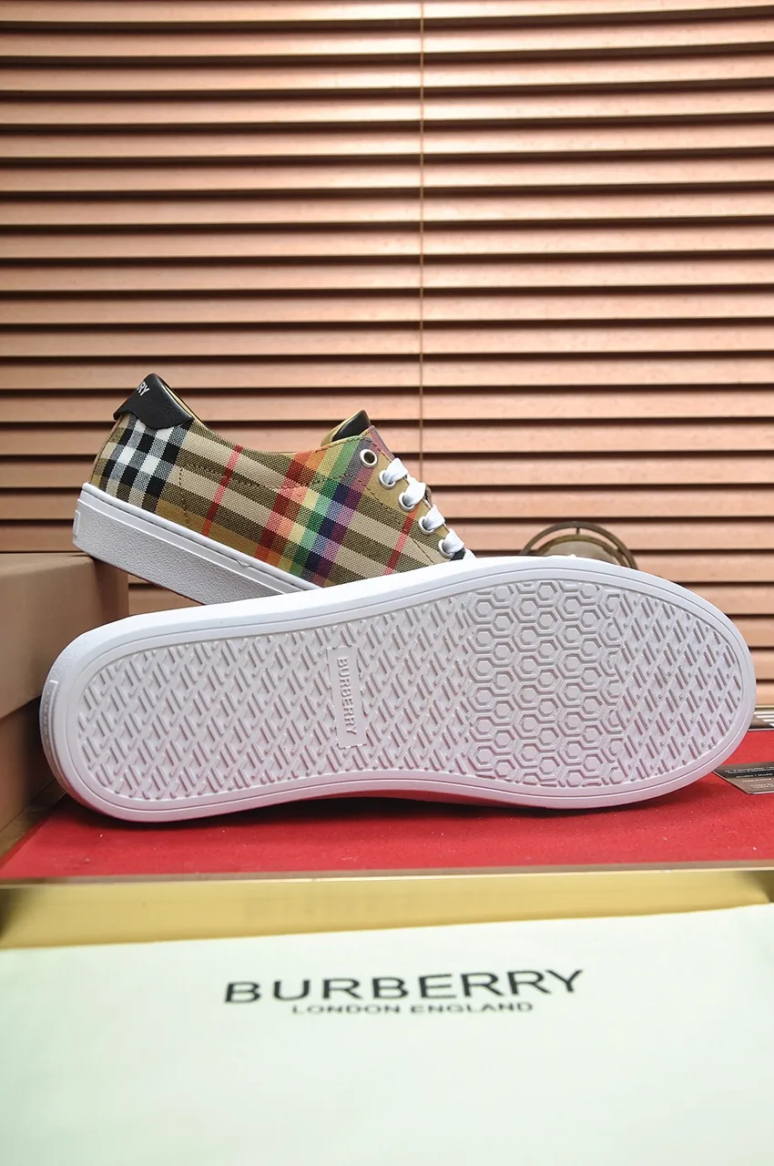 Men's shoes💰480💶[Burberry] (cowhide lining) classic low-top sneakers｜Imported cowhide with classic plaid fabric｜Cow leather lining｜Original outsole｜Fine workmanship and comfortable to wear Size: 38-44 (customized at 45)